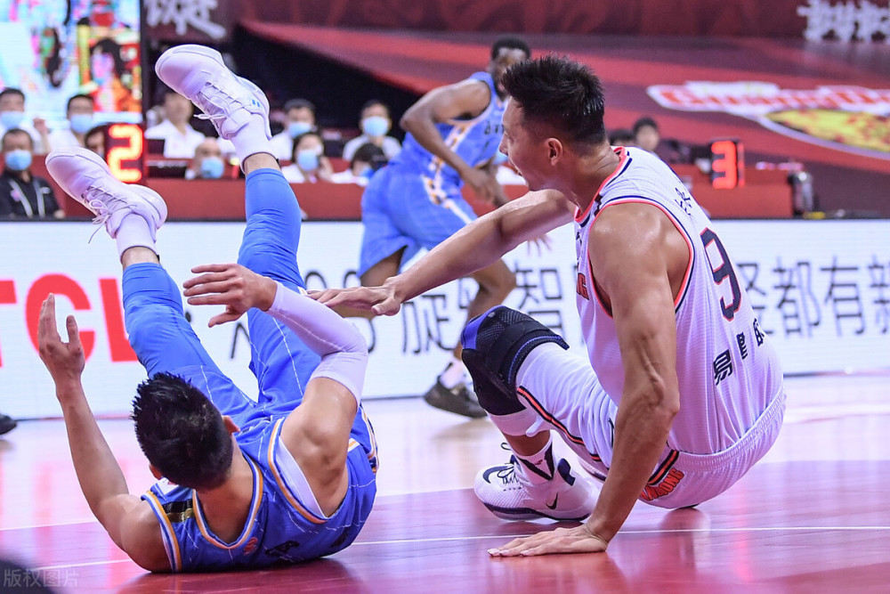 关于今晚布鲁克林篮网调整名单以备荷甲,复出首秀环节打磨,球迷炸锅,年轻球员得到机会的信息 关于今晚布鲁克林篮网调整名单以备荷甲,复出首秀环节打磨,球迷炸锅,年轻球员得到机会的信息